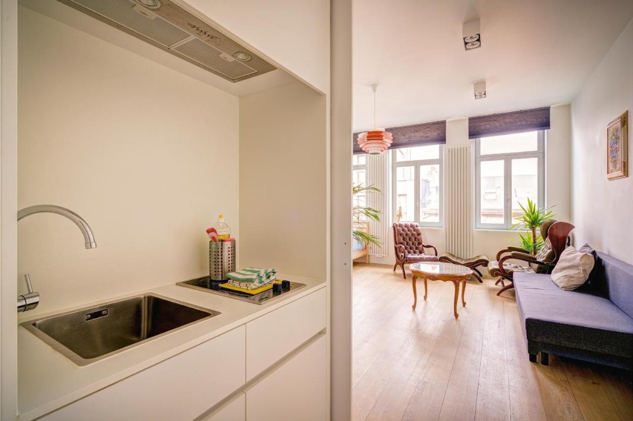 The Bright Stone Lodge. Heart Of אנטוורפן מראה חיצוני תמונה